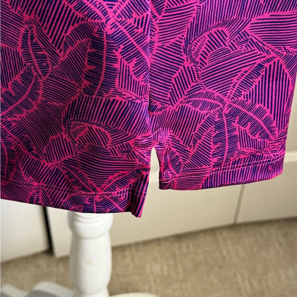 Vineyard Vines tennis/golf skort. Blue/pink. Size M - Picture 8 of 10
